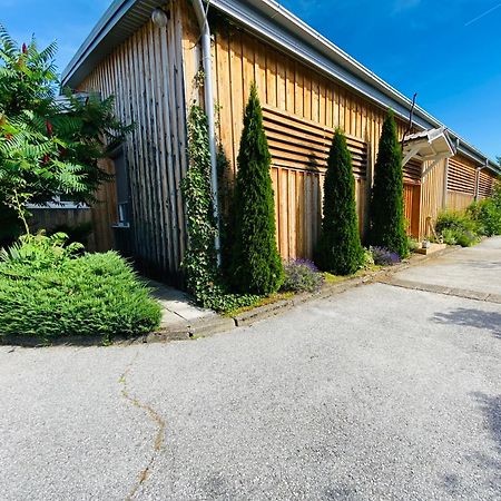 Rooms & Glamping Lana Haus Licko Petrovo Selo Εξωτερικό φωτογραφία