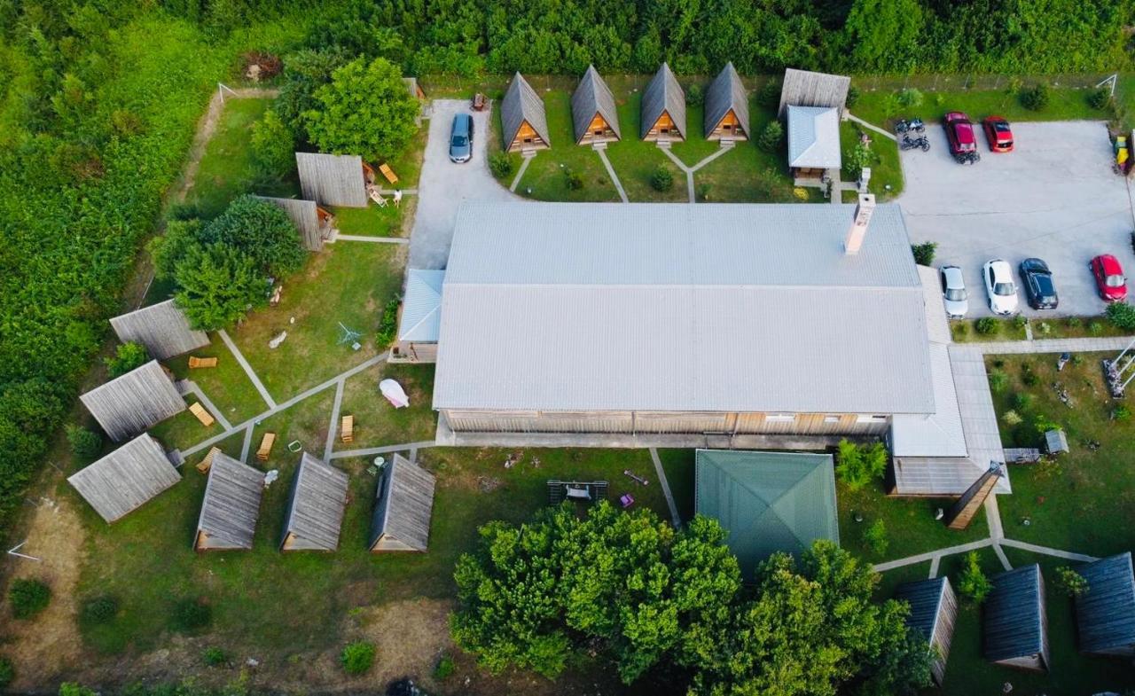 Rooms & Glamping Lana Haus Licko Petrovo Selo Εξωτερικό φωτογραφία