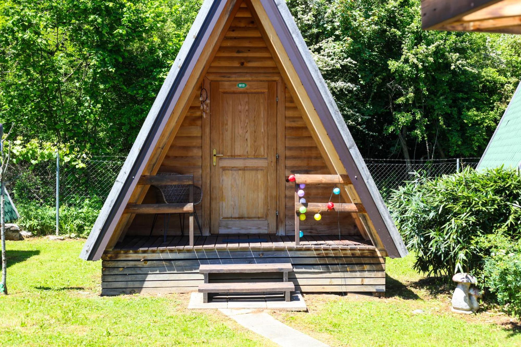 Rooms & Glamping Lana Haus Licko Petrovo Selo Εξωτερικό φωτογραφία