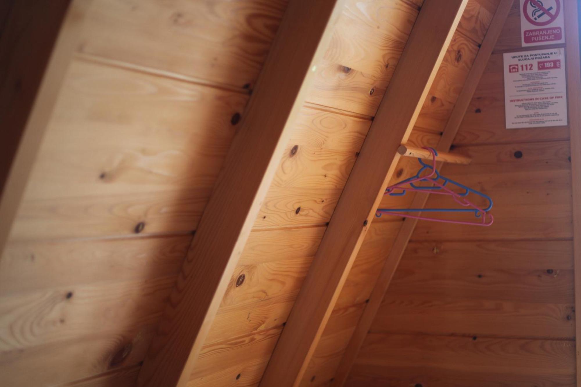 Rooms & Glamping Lana Haus Licko Petrovo Selo Εξωτερικό φωτογραφία