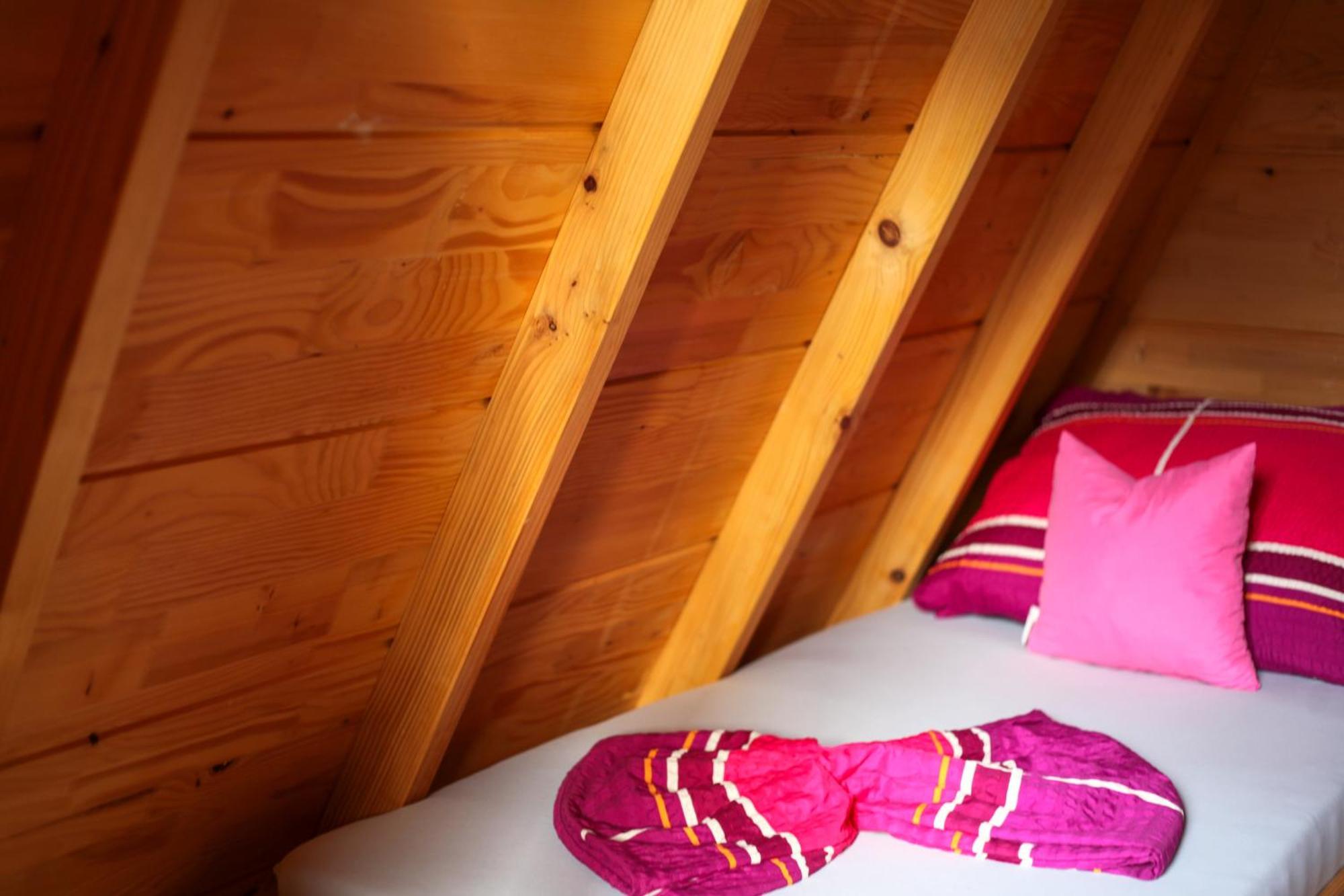 Rooms & Glamping Lana Haus Licko Petrovo Selo Εξωτερικό φωτογραφία